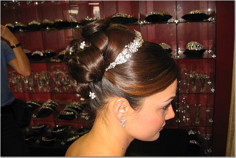 Re: Anyone have pics of UPDO hairstyles for wedding day?