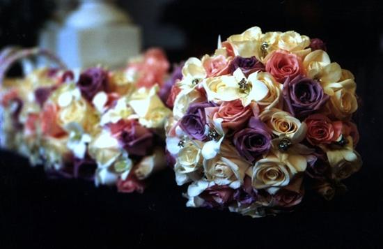 Re bridal bouquet with color or all white