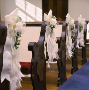 Wedding  Decorations on Church Decorations Pew