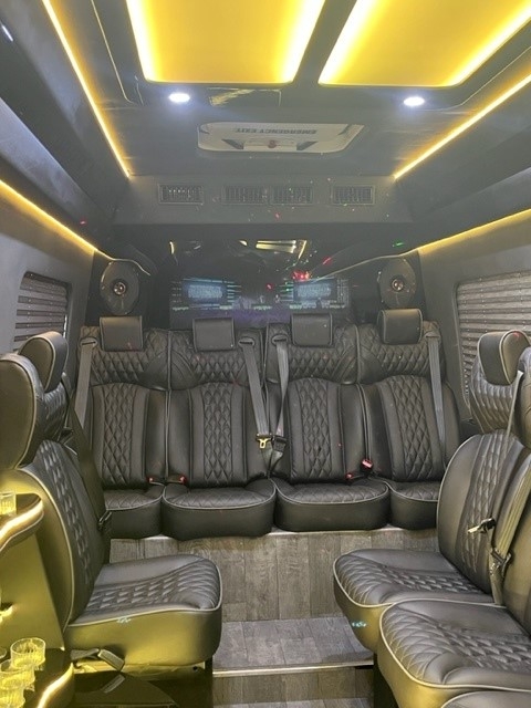 M & V Limousines