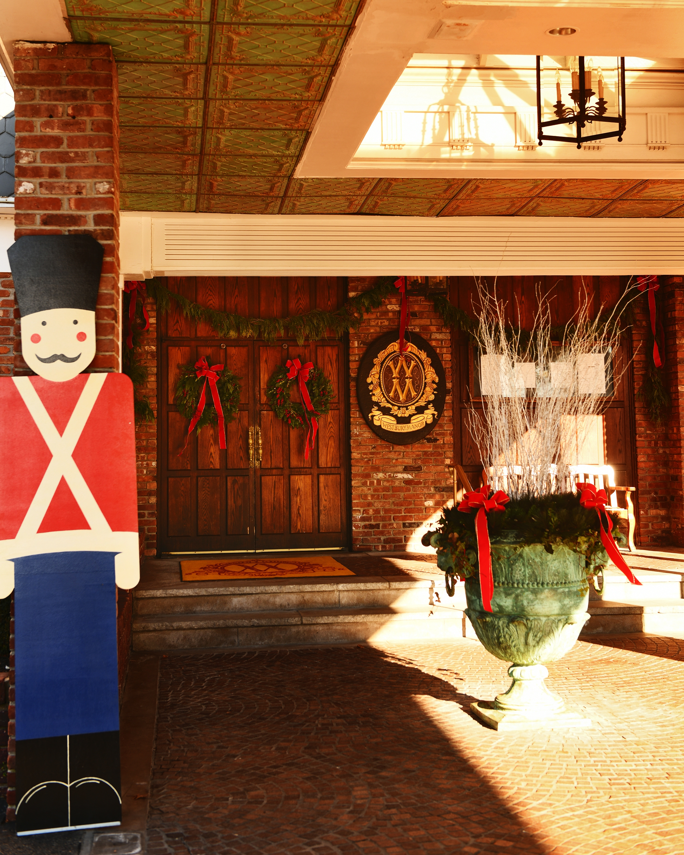 Westbury Manor