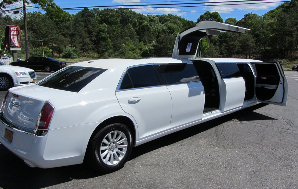 M & V Limousines
