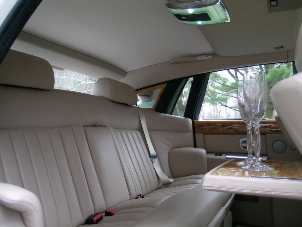 M & V Limousines