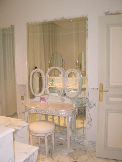 995873_3.jpg