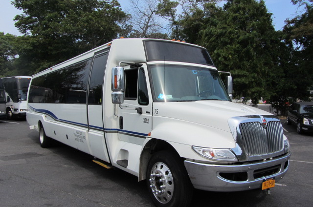M &amp;amp; V Limousines
