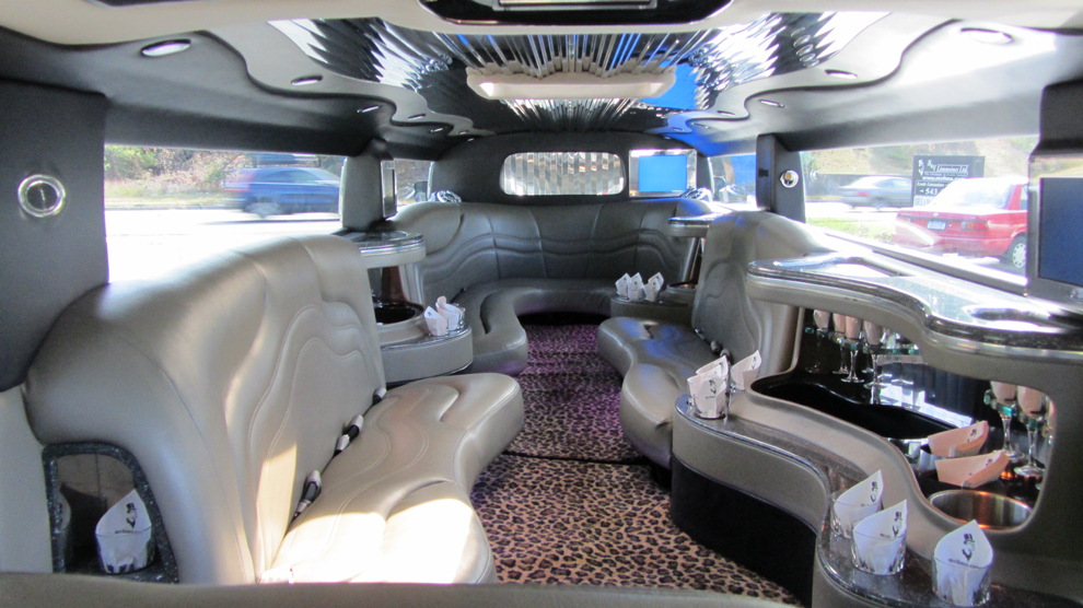 M &amp;amp; V Limousines