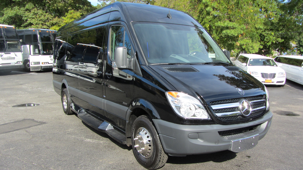M &amp;amp; V Limousines
