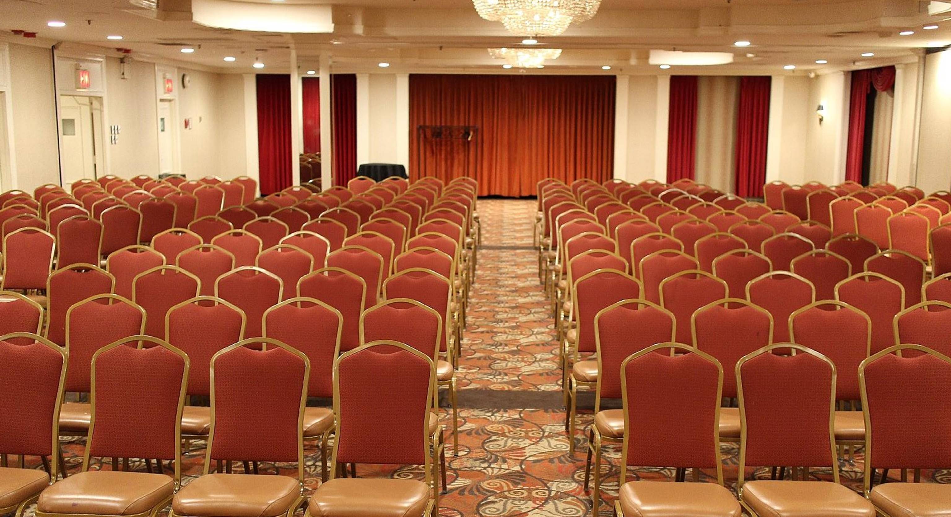 Adria Hotel &amp;amp; Conference Center