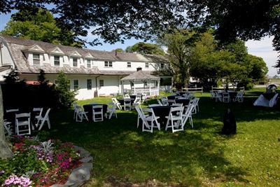 Lessing&amp;#039;s Waterfront Mansions