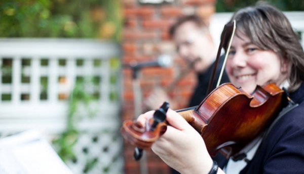 Live Long Island Entertainment: Sets the Tone for Your Wedding