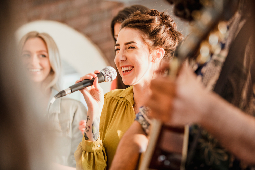Do You Hear What I Hear: Acoustic Music for Your Fete