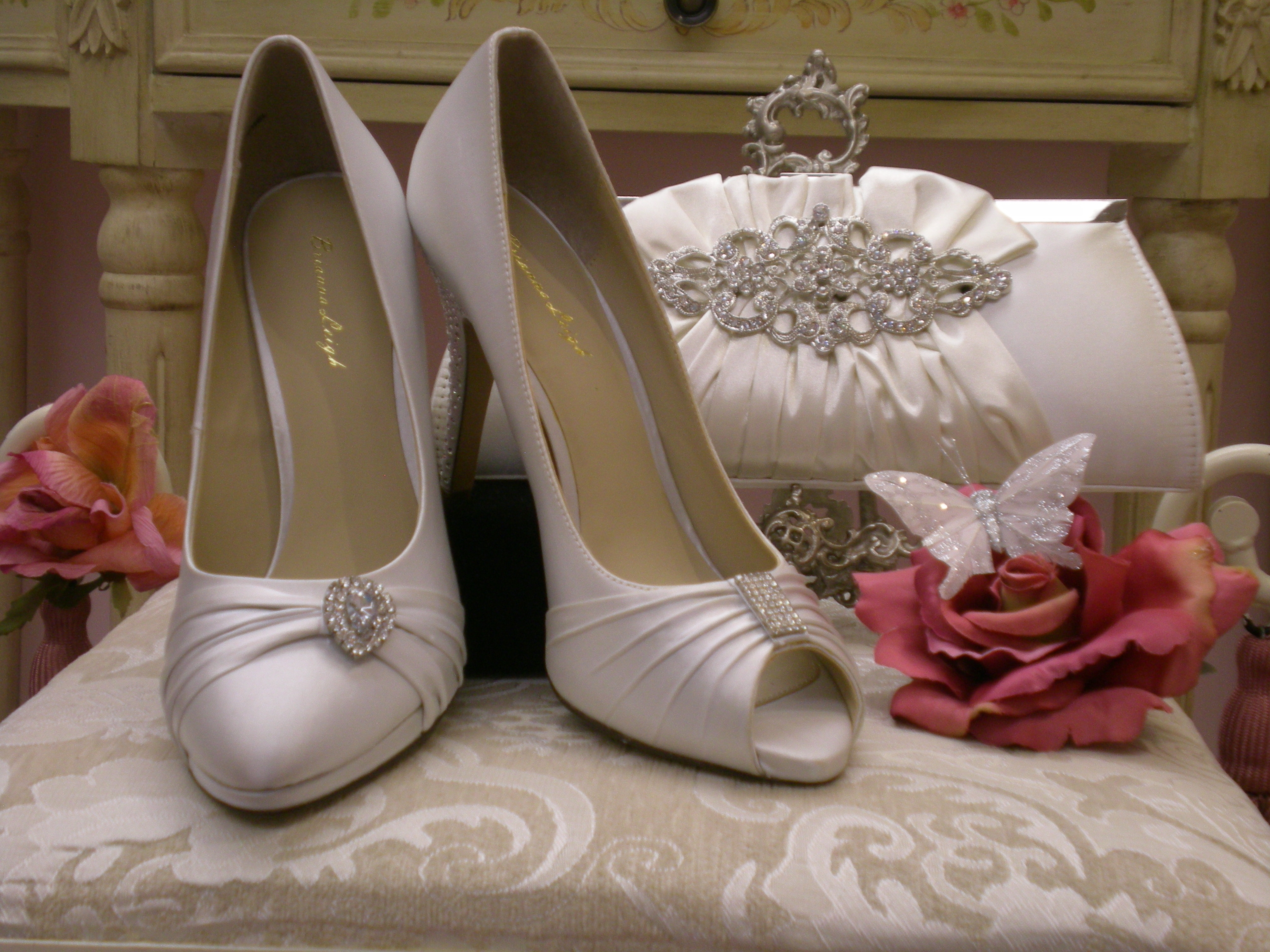 Bridal Accessory Trends: Veils, Jewelry, and More for Long Island Brides